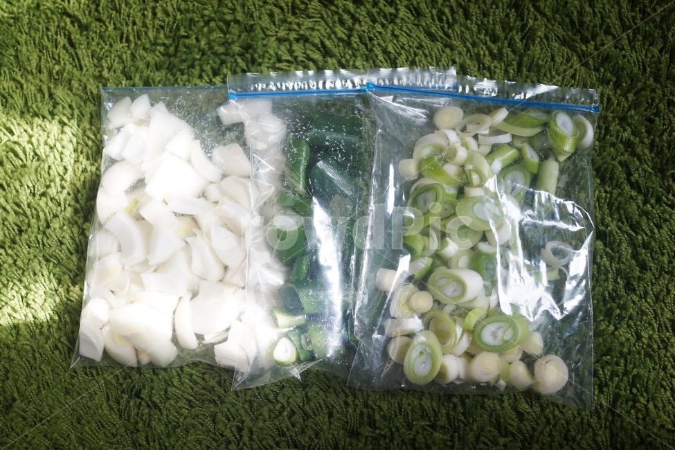 야채,요리,주방,음식,살림,food,vegetable,green,fresh,tomato,pepper,healthy,vegetables,ingredient,cooking,salad,diet,raw,organic,vegetarian,meal,white,board,onion,red,isolated,cook,freshness,cuisine,cutting,kitchen,knife,cut,음식,식재료,요리,food,cook,meal,dishes,food reserves,채소,야채,vegetables