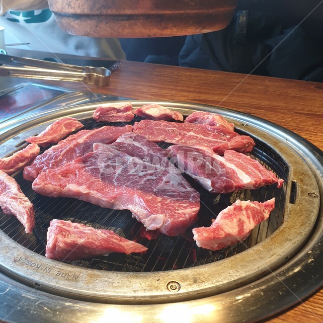 소고기,돼지고기,음식,고기,식당,불판,연기,육류,고기,meat