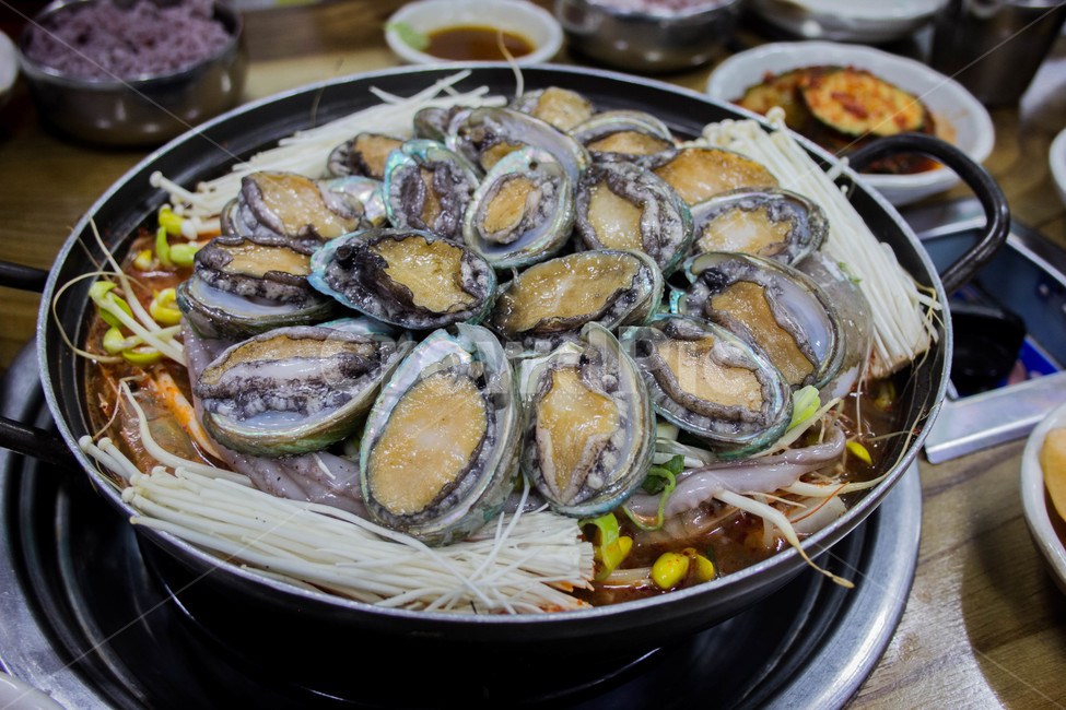 전복,해산물,해물탕,한식,국물요리,음식,요리,탕,음식,식재료,요리,food,cook,meal,dishes,food reserves,수산물,해산물,fishery products,seafood