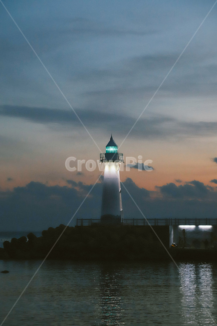 등대,노을,감성사진,야경,해변,건물,등대,lighthouse,야경,밤,풍경,nightscape,night,landscape,색깔,색상,색채,색감,color sense,color sensitivity,feeling of color,architecture,건축물,building,tower,탑