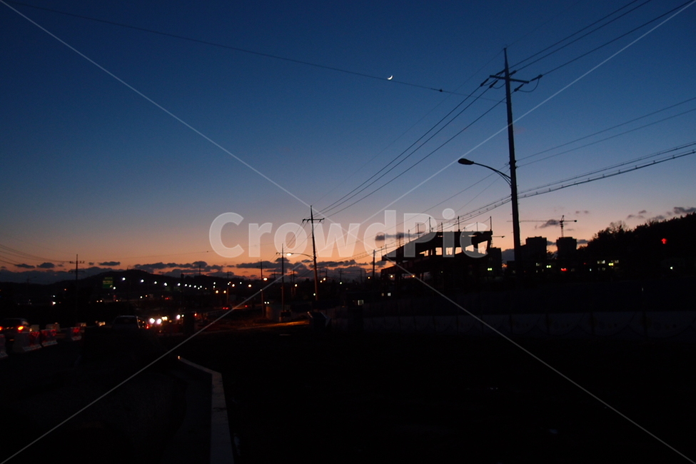 노을,야경,붉은하늘,초승달,가로등,풍경,해질녘,야경,밤,풍경,nightscape,night,landscape,cable,케이블