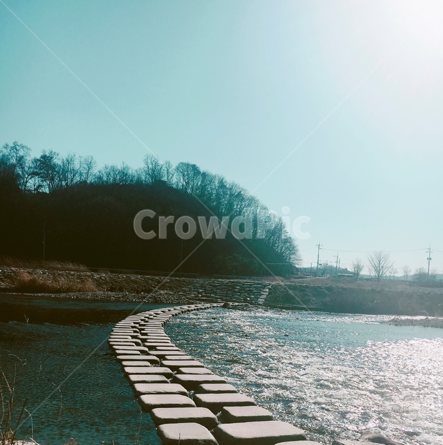 돌다리,강,햇빛,푸른,따뜻한,자연,풍경,nature,landscape,path,통로,walkway,보도,water,물