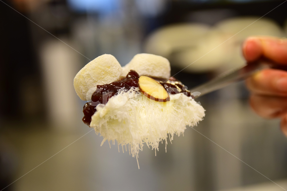 빙수,꽃빙수,팥빙수,얼음,부드러운,수푼,팥,여름,시원한,맛있는,음식,간식,food,shavedice,ice,spoon,delicious,cool,음식,식재료,요리,food,cook,meal,dishes,food reserves