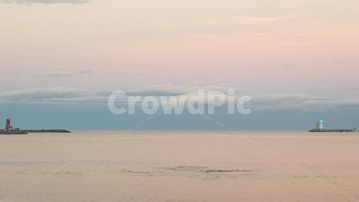 바닷가,낙조,핑크빛,하늘빛,구름,조화로움,몽환적,파스텔,풍경,beartiful,pink,자연,풍경,nature,landscape,등대,lighthouse,색깔,색상,색채,색감,color sense,color sensitivity,feeling of color,outdoors,옥외