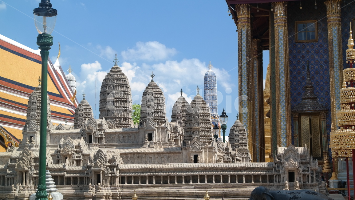 방콕,태국,방콕왕궁,grandpalace,bangkok,thailand,thai,palace,풍경,구름,왕궁,아시아,하늘,랜드마크,외국,landmark,landscape,sky,asia,oversea,touristattraction,도시,풍경,city,landscape,랜드마크,landmark,tourist attraction,세계랜드마크,해외랜드마크,외국랜드마크,world landmark,world tourist attraction,architecture,건축물,building,건물,dome,둥근 천장