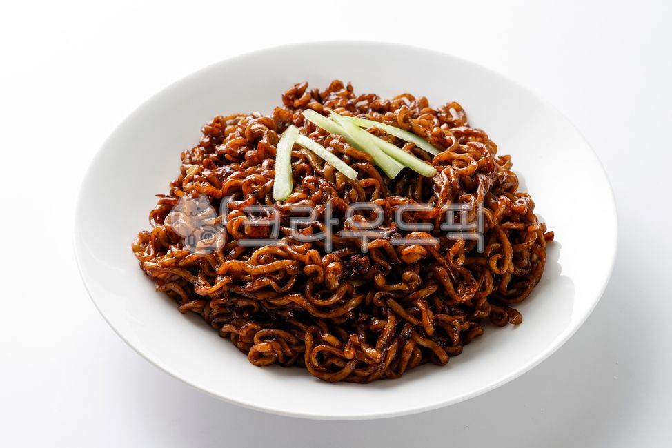 짜장면,짜장라면,짜파게티,오이,음식,요리,식재료,맛있는,식사,한식,클로즈업,한국음식,접시,그릇,신선,food,cook,meal,delicious,plate,bowl,closeup,dish,koreanfood