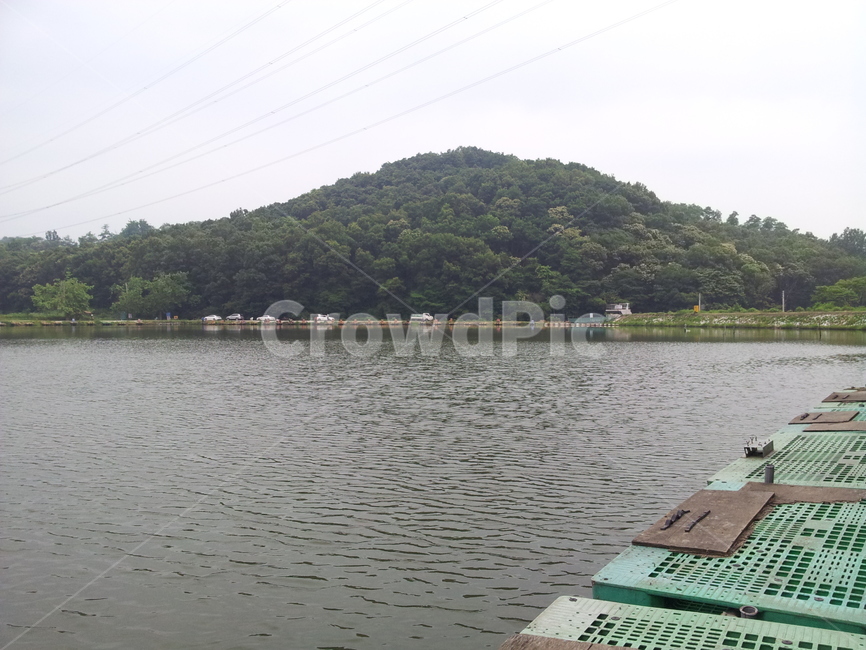 water,watercraft,선박,강,호수,바다,산,봄,나들이,배,하늘,구름