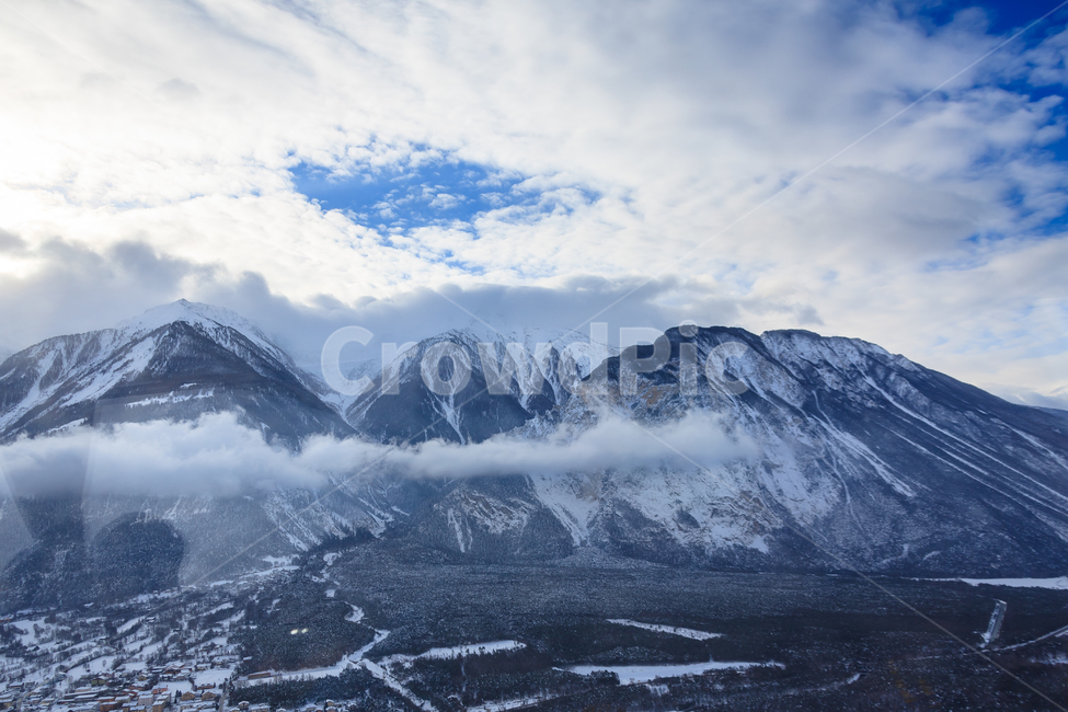 알프스산맥,스위스,겨울,눈,산,숲,구름,나무,겨울,계절,winter,season,자연,풍경,nature,landscape,해외,외국,세계,foreign,oversea,world,세계자연풍경,해외자연풍경,외국자연풍경,world nature landscape,outdoors,옥외,mountain,mountain range,산맥,ice,빙,peak,피크