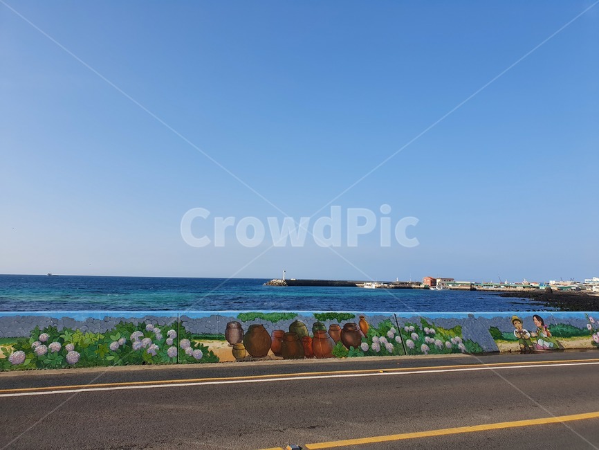 제주도,협재해수욕장,제주도하늘,제주도바다,바다,에메랄드바다,에메랄드빛바다,푸른하늘,맑은바다,자연,풍경,nature,landscape,한국자연풍경,한국자연경관,korea nature landscape,제주도,jeju,jeju island,asphalt,아스팔트,tarmac,타맥,road,도로
