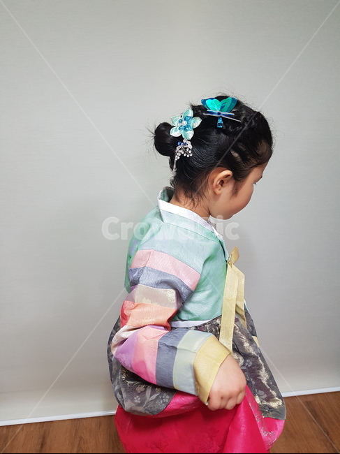 의복,의류,clothing,한복,한복머리,장식,한복,한국전통의상,hanbok,korean traditional clothes,사람,인물,인간,human,person,어린이,어린아이,child,children,kid