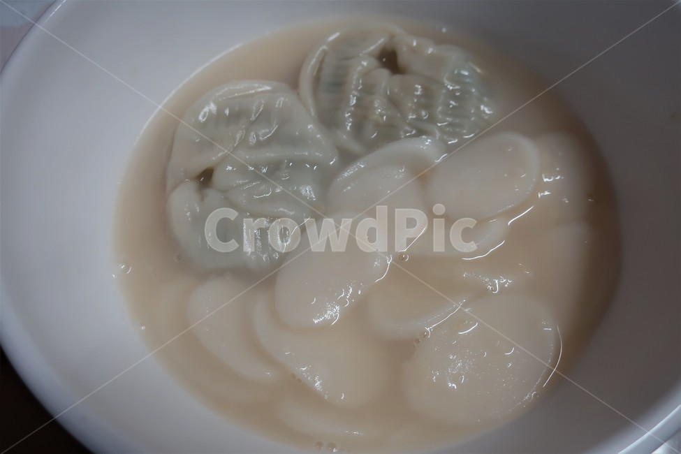 떡만두국,떡국,만둣국,가래떡,사골,육수,그릇,전통,한식,음식,요리,음식,식재료,요리,food,cook,meal,dishes,food reserves