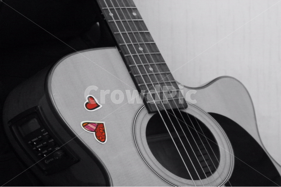 기타,악기,통기타,acousticguitar,guitar,음악,음악가,뮤지션,music,musician,instrumental,흑백,모노톤,monochrome,black and white,악기,음향기기,musical instrument,musical equipment