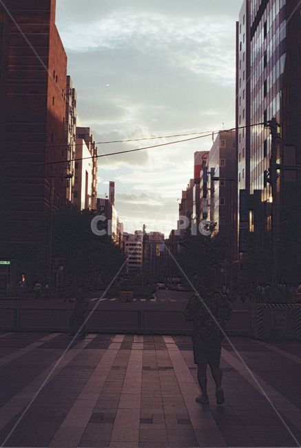 필름카메라,풍경,빌딩,구름,사람