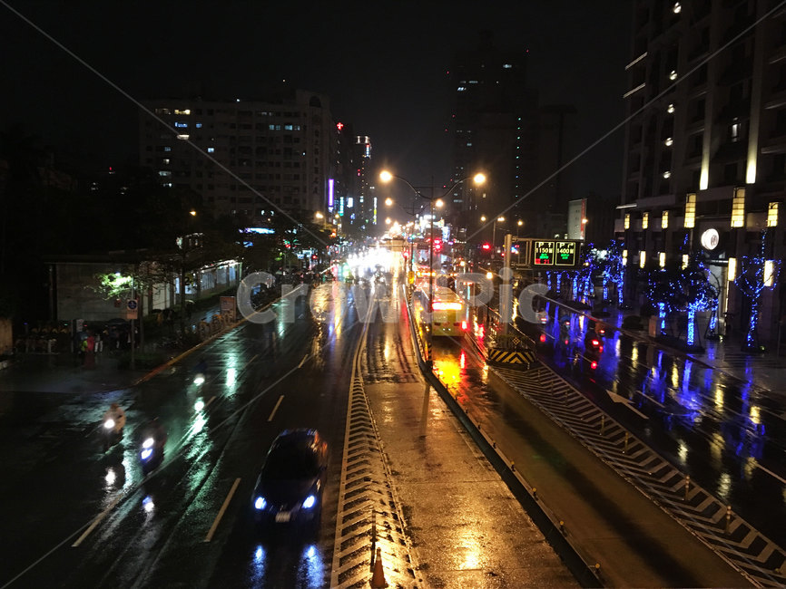 asphalt,아스팔트,거리,도시,taiwan,밤,야경,city,길,조명,자동차,교통수단,야경,밤,풍경,nightscape,night,landscape,path,통로