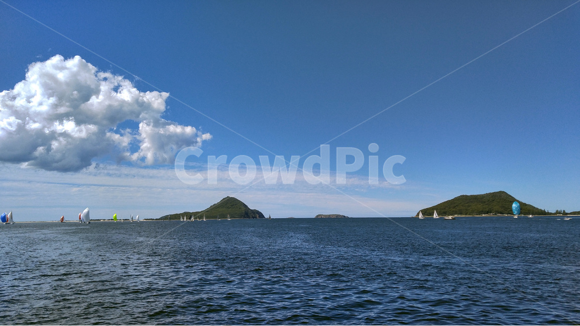 구름,바다,하늘,요트,잔잔한,자연,풍경,nature,landscape,스포츠,레저,운동,sports,leisure,exercise,land,땅,outdoors,옥외,water,물,sea,ocean,대양,shoreline,해안선,coast,연안,island,섬