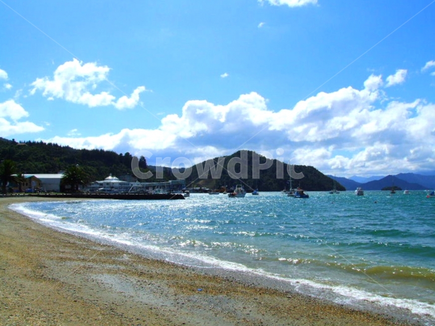 바다,구름,하늘,산,나무,mountain,tree,trees,sea,ocean,sky,cloud,배경사진,배경화면,배경,background,풍경,풍경사진,scene,view,파도,wave,모래사장,바닷가,beach,배,보트,boat,ship,해변,감성사진,평화로운,분위기,차분한,차분함,평화로움,ambience,atmosphere,calm,peaceful,tranquil,still,자연,풍경,nature,landscape,해변,바다,beach,sea,water,물,shoreline,해안선,outdoors,옥외,대양,promontory,곶,land,땅