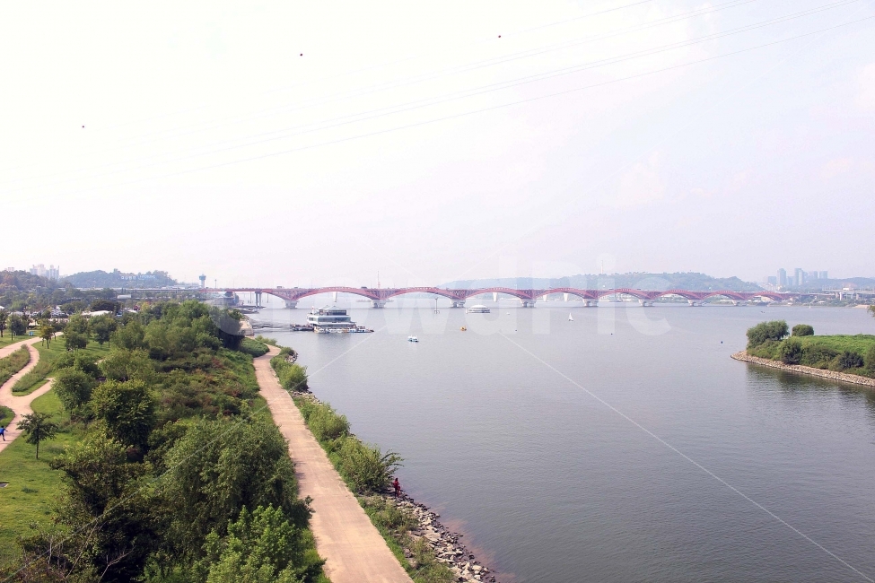 강,강변,호수,물,공원,야외,나들이,소풍,선유도공원,풍경,산책,나무,풀,휴식,쉼,도시,풍경,city,landscape,water,outdoors,옥외,nature,자연