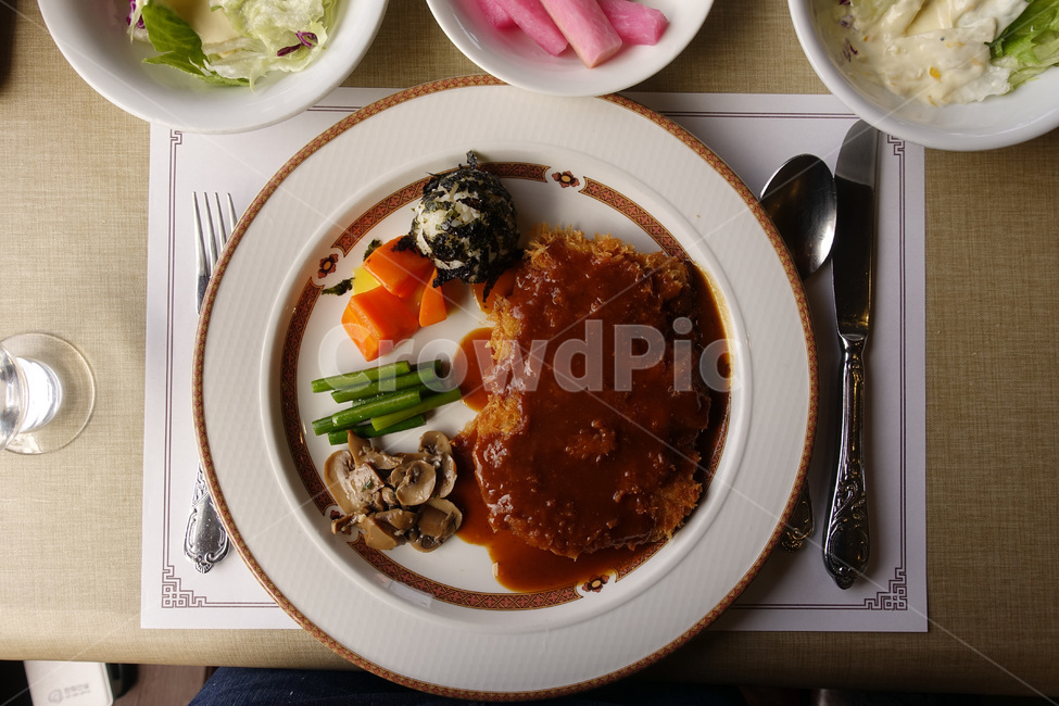 경양식,돈까스,주먹밥,버섯,마늘쫑,튀김,고기,식사,맛있는,음식,식재료,요리,food,cook,meal,dishes,food reserves,육류,고기,meat