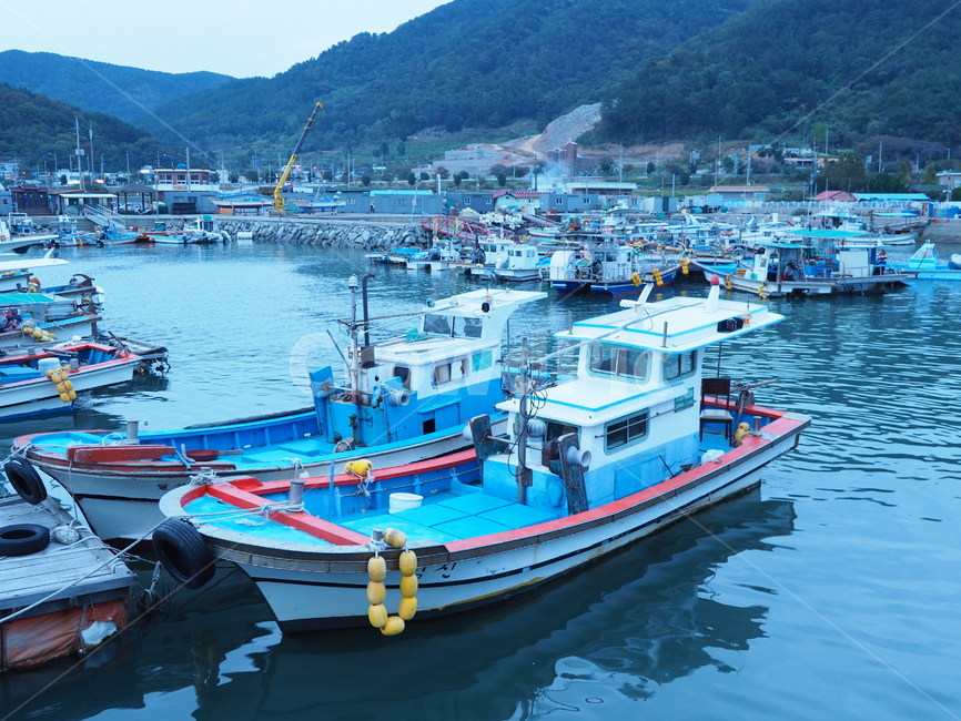 바다,배,어선,파란색,어촌,사천,부둣가,산업,industry,industrial,어업,fishery,fishing industry