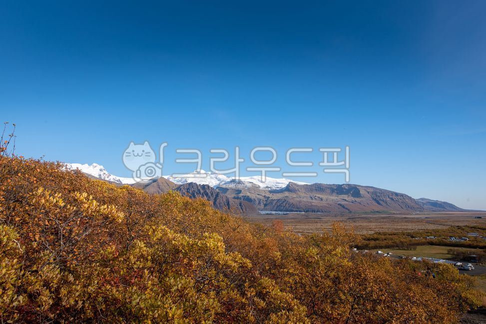 ice cap,northeurope,vegetation,scenery,overseas,fall,plateau,europe,nature,overea,icecap,iceland,northern europe,grassland,outdoors,field,snow,autumn,landscape