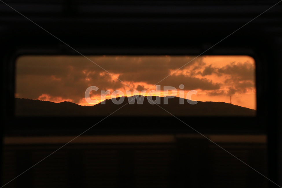 노을,풍경,하늘,산,구름,자연,풍경,nature,landscape,outdoors,옥외,sunset,일몰,red sky,붉은 하늘,sky,dusk,황혼,dawn,새벽