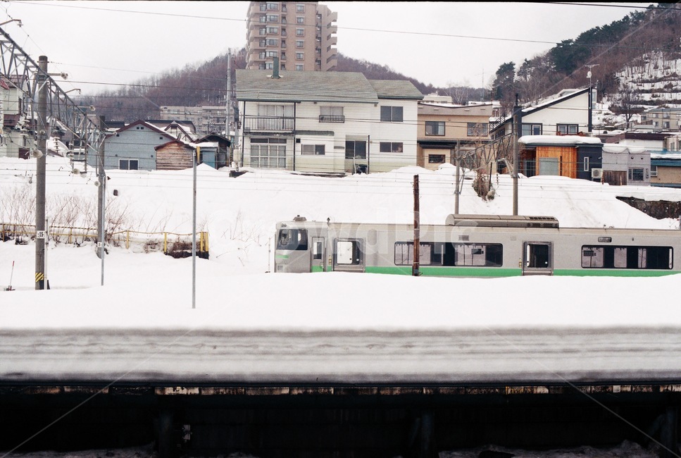 전철,눈,겨울,일본,겨울경치,겨울풍경,겨울,계절,winter,season,교통,교통수단,traffic,transportation