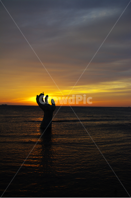 바다,하늘,구름,풍경,해맞이,일출,sunrise,호미곶,상생의손,랜드마크,landmark,랜드마크,landmark,tourist attraction,한국랜드마크,한국관광지,한국명소,korea landmark,korea tourist attraction