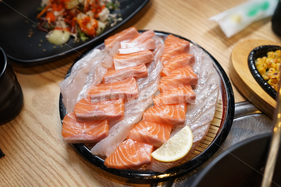 생선,안주,회,횟감,연어,우럭,fish,음식,푸드,식사,술자리,안주거리,물고기,음식,식재료,요리,food,cook,meal,dishes,food reserves,수산물,해산물,fishery products,seafood