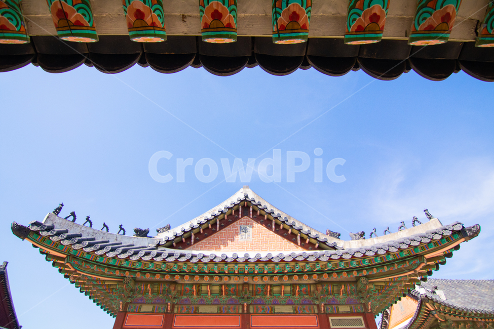 palace,Ridiculous,Miscellaneous,koreanstatue,Palace,statue,koreaneaves,dancheong,Gyeongbokgung,korea,gyeongbokgung,eaves,roof tile decoration,Dancheong