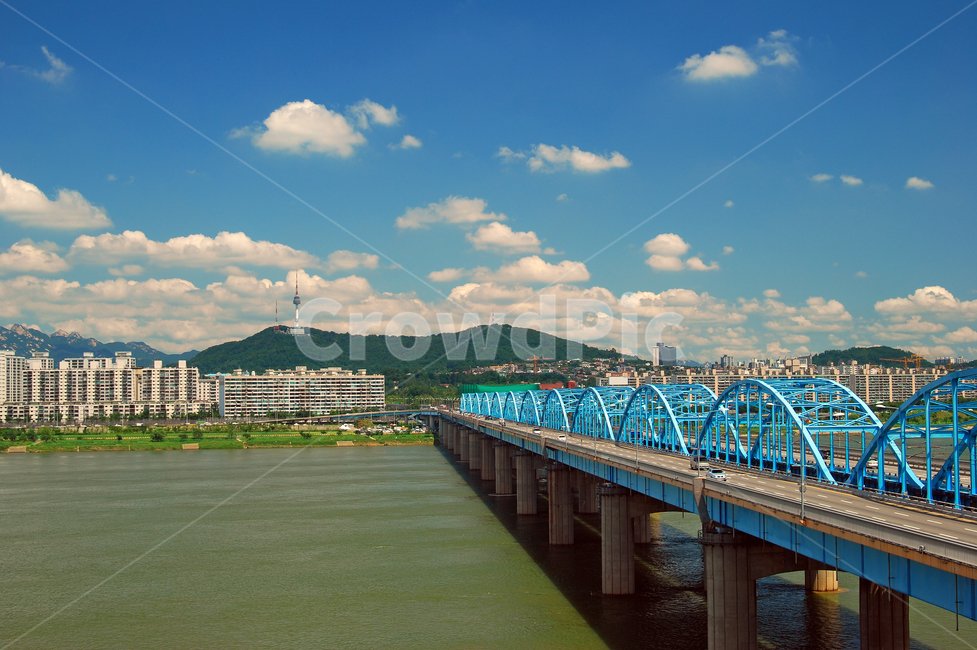 한강,동작대교,다리,대교,교량,아파트,남산,산,타워,남산타워,서울타워,빌딩,도시,도심,하늘,구름,뭉게구름,배경,백그라운드,스카이라인,강,물,풍경,도시풍경,강변,한강변,도로,교통,서울,한국,도시,풍경,city,landscape,한국도시풍경,한국도시경관,korea cityscape