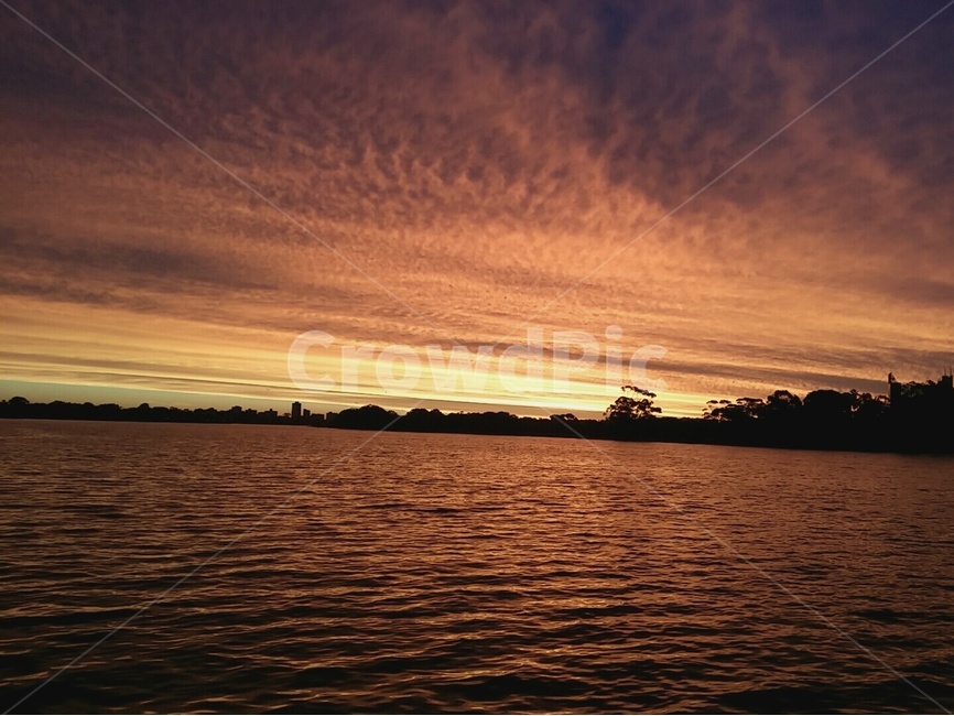 perth,austrailia,swanriver,sunset,퍼스,호주,스완강,노을,자연,풍경,nature,landscape,실루엣,그림자,silhouette,shadow,outdoors,옥외,dusk,황혼,dawn,새벽,red sky,붉은 하늘,sky,하늘,일몰