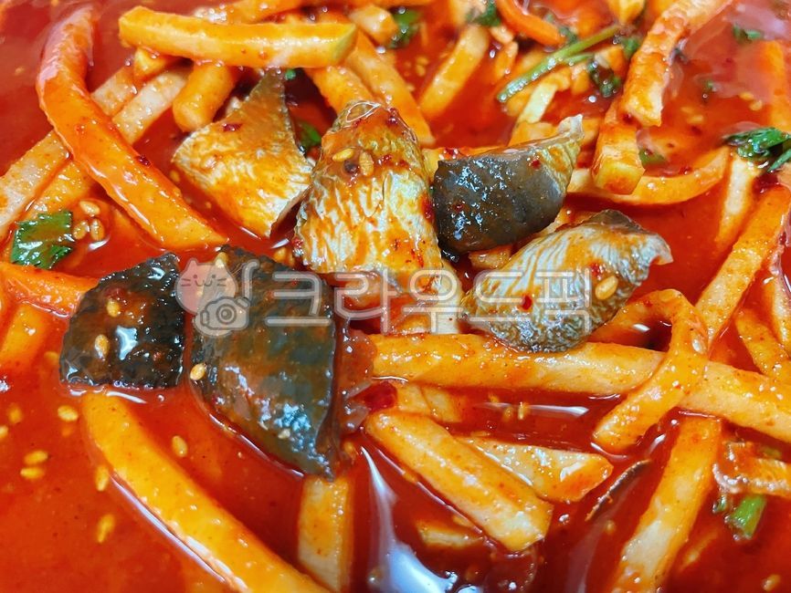 복어껍질초무침,복어껍질무침,생선껍질무침,생선껍질초무침,생선껍질,복어껍질,복어,생선,양념,무침,초무침,참깨,깨,야채,채소,무채,미나리,음식,요리,식사,meal,food,dish,fish,cook,sesame,seasoning