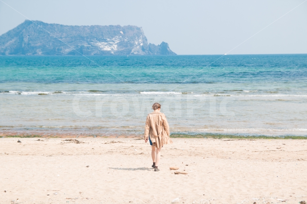 여행,바다,풍경,제주,성산일출봉,자연,풍경,nature,landscape,한국자연풍경,한국자연경관,korea nature landscape,해변,바다,beach,sea,제주도,jeju,jeju island,사람,인물,인간,human,person,여성,여자,woman,female,lady,감성,sensible,feeling,clothing,의류,apparel,의복