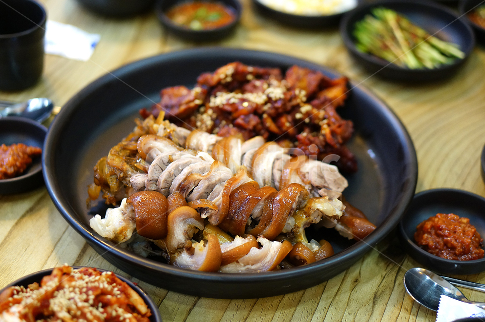 족발,양념족발,반반족발,왕족발,상차림,음식,식사,요리,food,meal,dish,음식,식재료,요리,food,cook,meal,dishes,food reserves