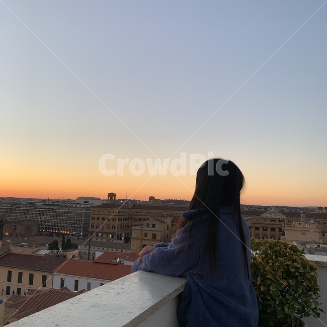 유럽,europe,이탈리아,italy,피렌체,firenze,야경,노을,sunset,nightview,railing,난간,human,인간,person,사람,인물,portrait,posteriorview,뒷모습,옆모습,profile,사람,인물,인간,human,person,여성,여자,woman,female,lady