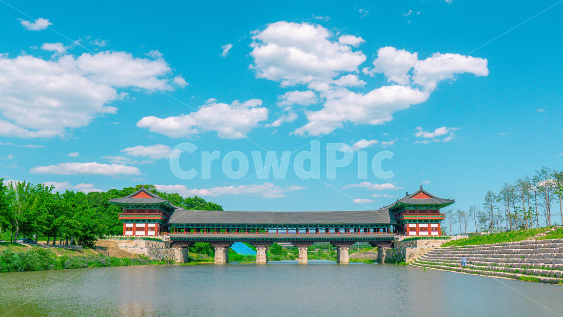월정교,교량,경주,랜드마크,한국랜드마크,한국관광지,한국명소,감성,감성사진,힐링,mood,healinglandmark,tourist,attraction,korealandmark,koreatouristattraction,bridge,city,view,blue,sky,water,river,scenery,colorful,location,한국전통,한국문화,korean traditional,korean culture,건축물,건물외관,exterior,building,structure,architecture,construction