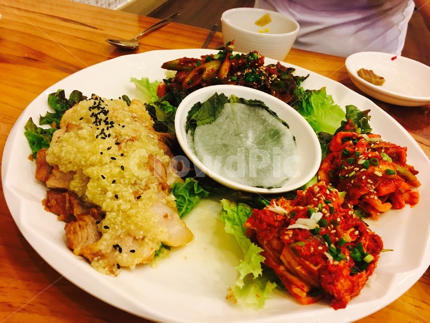 보쌈,무말랭이,무,김치,고기,수육,마늘,마늘보쌈,dish,food,meal,식사,음식,식품,요리