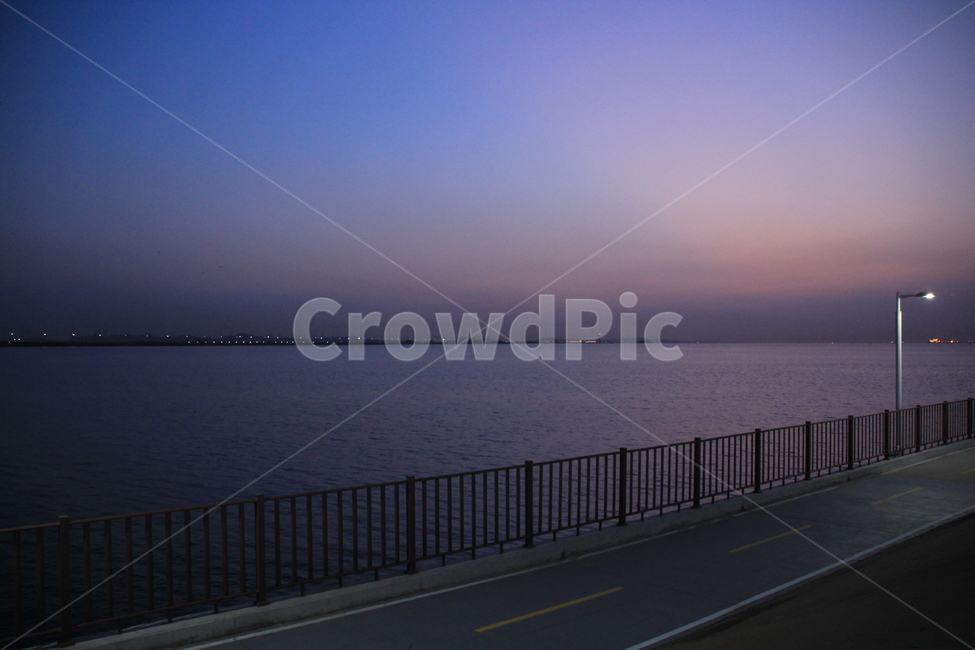 바다,일몰,하늘,자연,노을,자연,풍경,nature,landscape,banister,난간,handrail,road,도로,asphalt,아스팔트