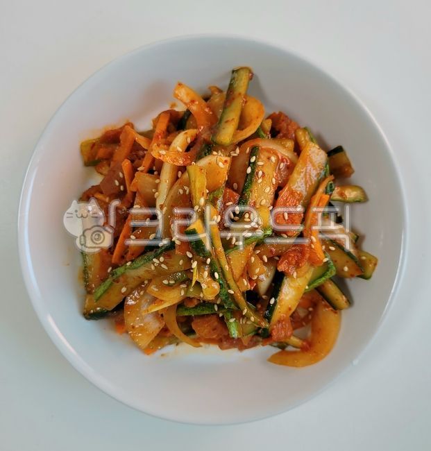 음식,food,오이무침,무침,오이,황태오이무침,깨,양파,당근,반찬