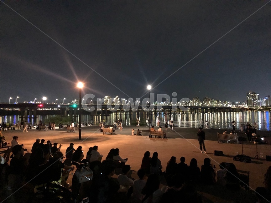 한강,야경,한강야경,버스킹,여유,음악,휴식,연인,데이트,밤