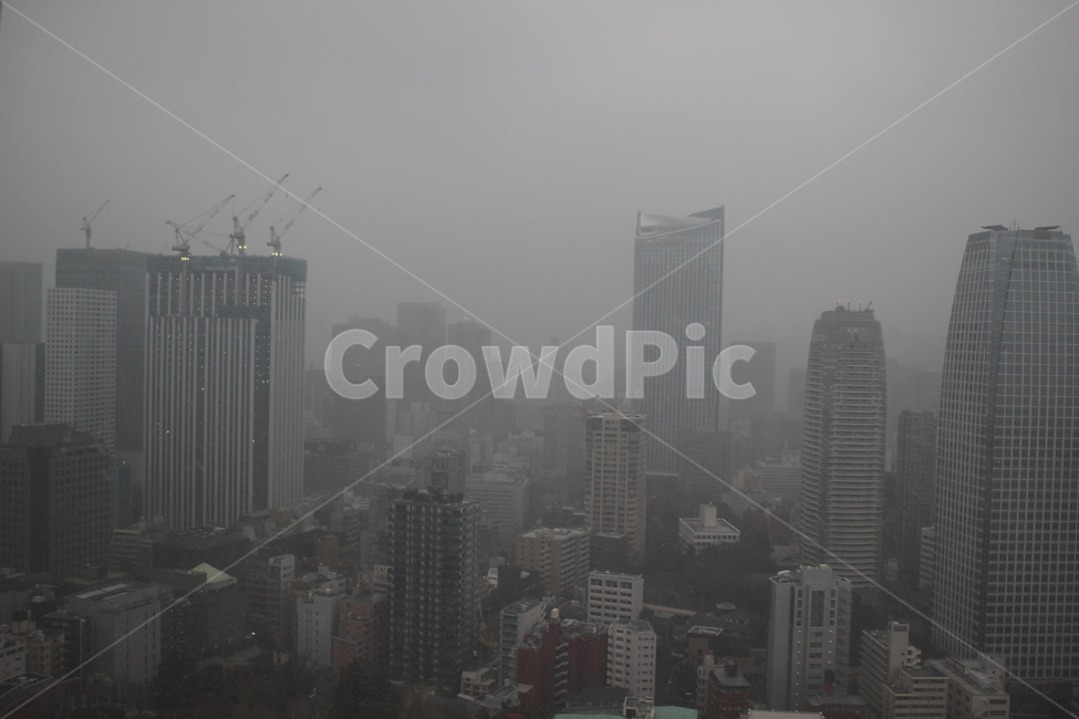일본,건물,안개,눈,빌딩,초고층,비즈니스,기업,오피스텔,스모그,회색,하늘,회색하늘,도시,풍경,고층건물,고층빌딩,도쿄,그레이,japan,building,fog,foggy,snow,snowy,city,gray,sky,graysky