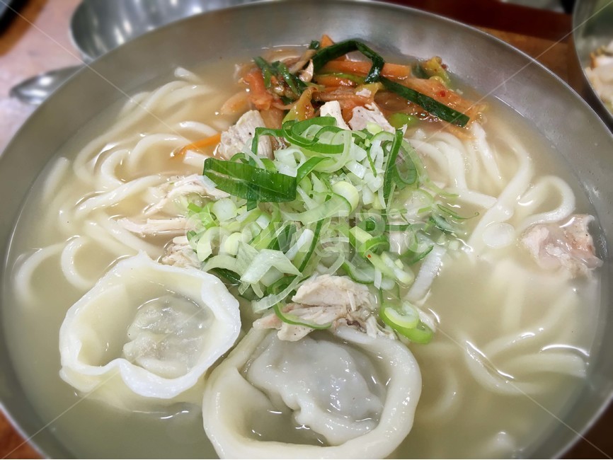 칼국수,만두,닭칼국수,한국음식,한국요리,면요리,식재료,음식,식사,koreanfood,food,noodles,음식,식재료,요리,food,cook,meal,dishes,food reserves,면류,면요리,noodles,한식,한국음식,한국요리,korean food,korean dishes,korean meal,korean cook