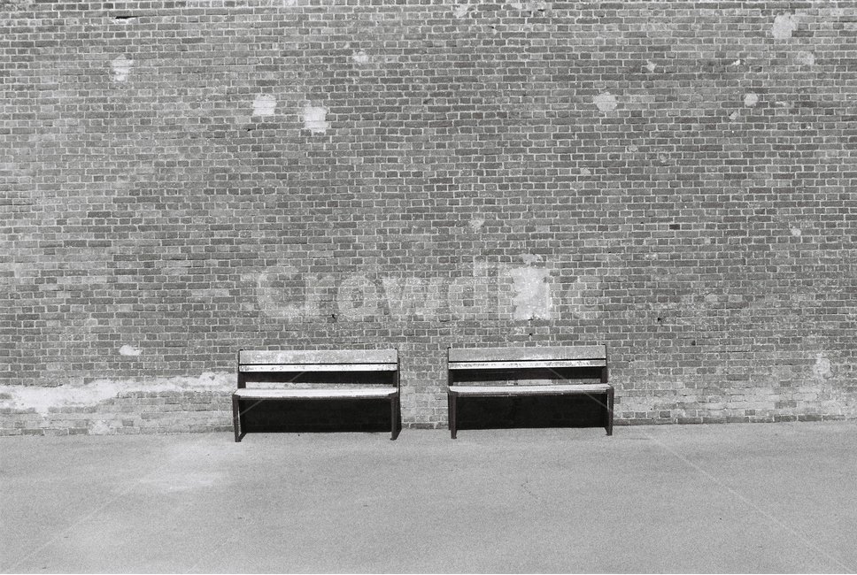 흑백,여백,의자,벽,벽돌,역사,감성,sensible,feeling,흑백,모노톤,monochrome,black and white,사물,물건,오브젝트,thing,object,matter
