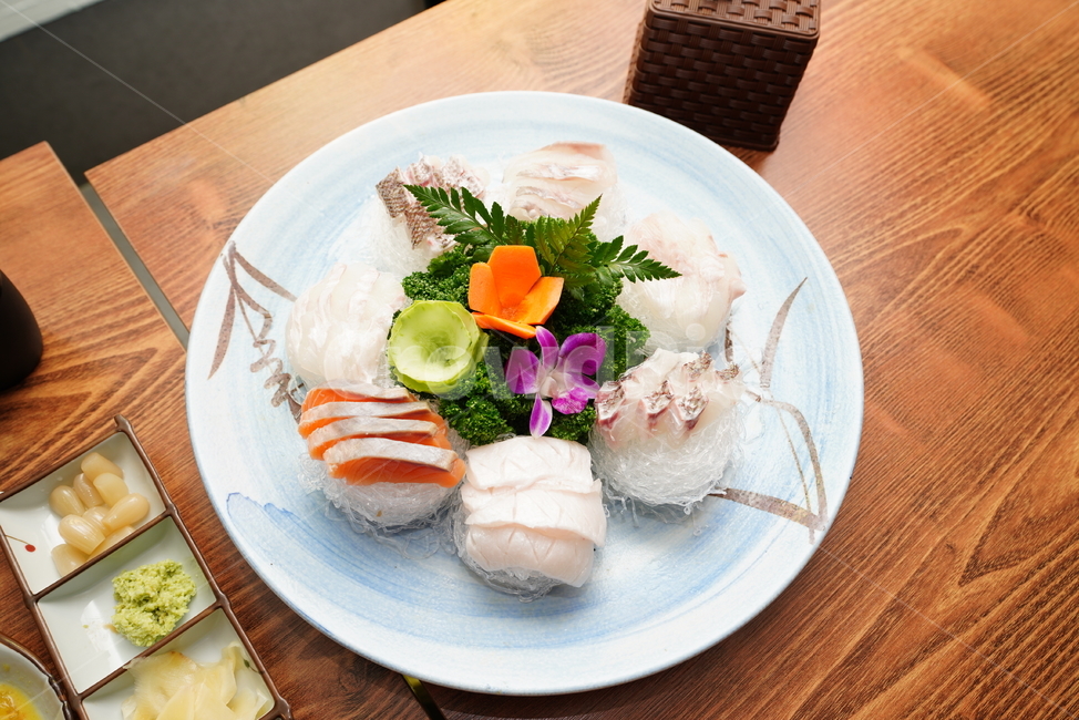 회,생선,안주,술안주,안주거리,음식,fish,날것,접시,먹거리,food,음식,식재료,요리,food,cook,meal,dishes,food reserves,일식,일본음식,일본요리,Japanese food,Japanese dishes,Japanese meal,Japanese cook