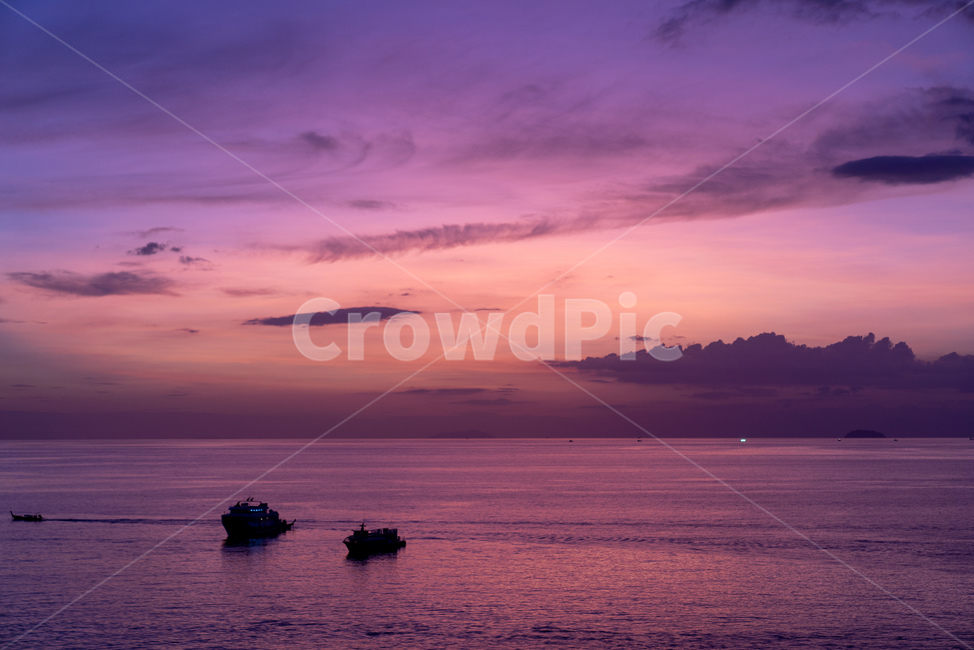 노을,sunset,핑크,pink,하늘,sky,clouds,구름,해질녘,그라데이션,바다,배,ship,boat,sea,자연,풍경,nature,landscape,transportation,교통,보트,vehicle,차량,outdoors,옥외