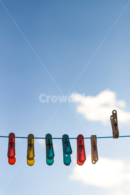빨래집게,감성사진,서울하늘,맑은하늘,서울,알록달록,빨강,노랑,파랑,하늘