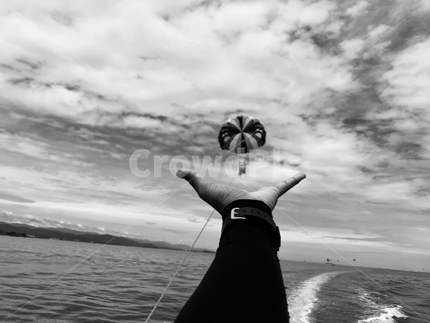 nature,자연,페러세일링,parasailing,water,물,스포츠,레저,운동,sports,leisure,exercise,흑백,모노톤,monochrome,black and white