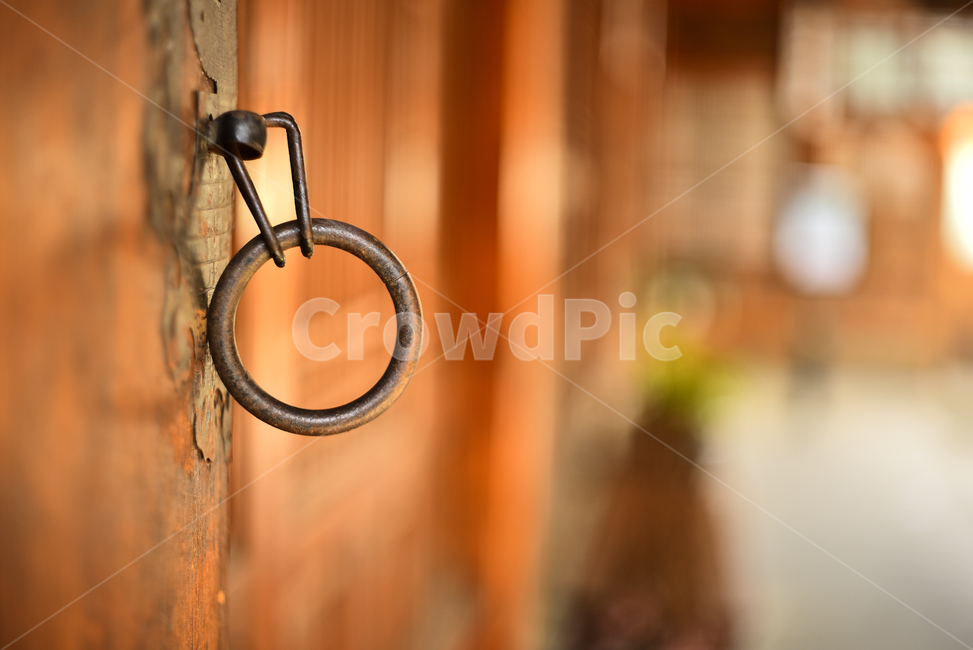 한국전통,분고리,쇠,금속,손잡이,원형,한옥마을,민속촌,코리안,traditional,korean,door,배경,바탕,백그라운드,background,출입문