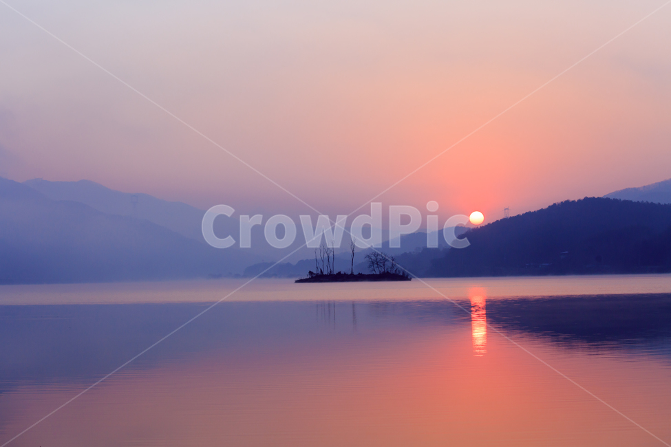 일출,일몰,하늘,새벽,대한민국,한국,풍경,태양,해,바다,해변,해피,행복,red,blue,sky,dawn,sunrise,sunset,cloud,korea,southkorea,두물머리,두물머리일출,양평,경기도,nature,자연,outdoors,옥외,landscape,2020,새해,newyear,오렌지,orange,붉은노을,자연,풍경,nature,landscape,한국자연풍경,한국자연경관,korea nature landscape,새해,new year