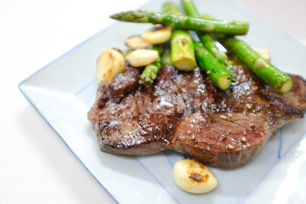 홈메이드,스테이크,고기,아스파라거스,구운마늘,양식,steak,asparagus,음식,food,음식,식재료,요리,food,cook,meal,dishes,food reserves,양식,서양음식,서양요리,western food,western dishes,western meal,western cook
